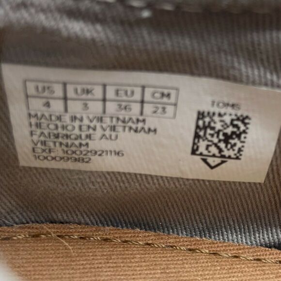 Toms Sneaker Shoes Women's Tan Canvas Lace Up Low Top Comfort  size 4 - Picture 5 of 11